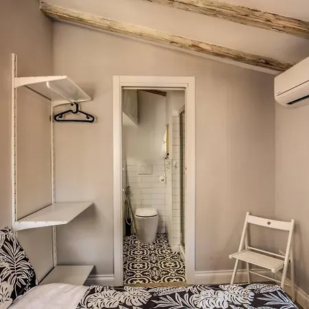 Attic With Terrace By Trevi Fountain Apartment *